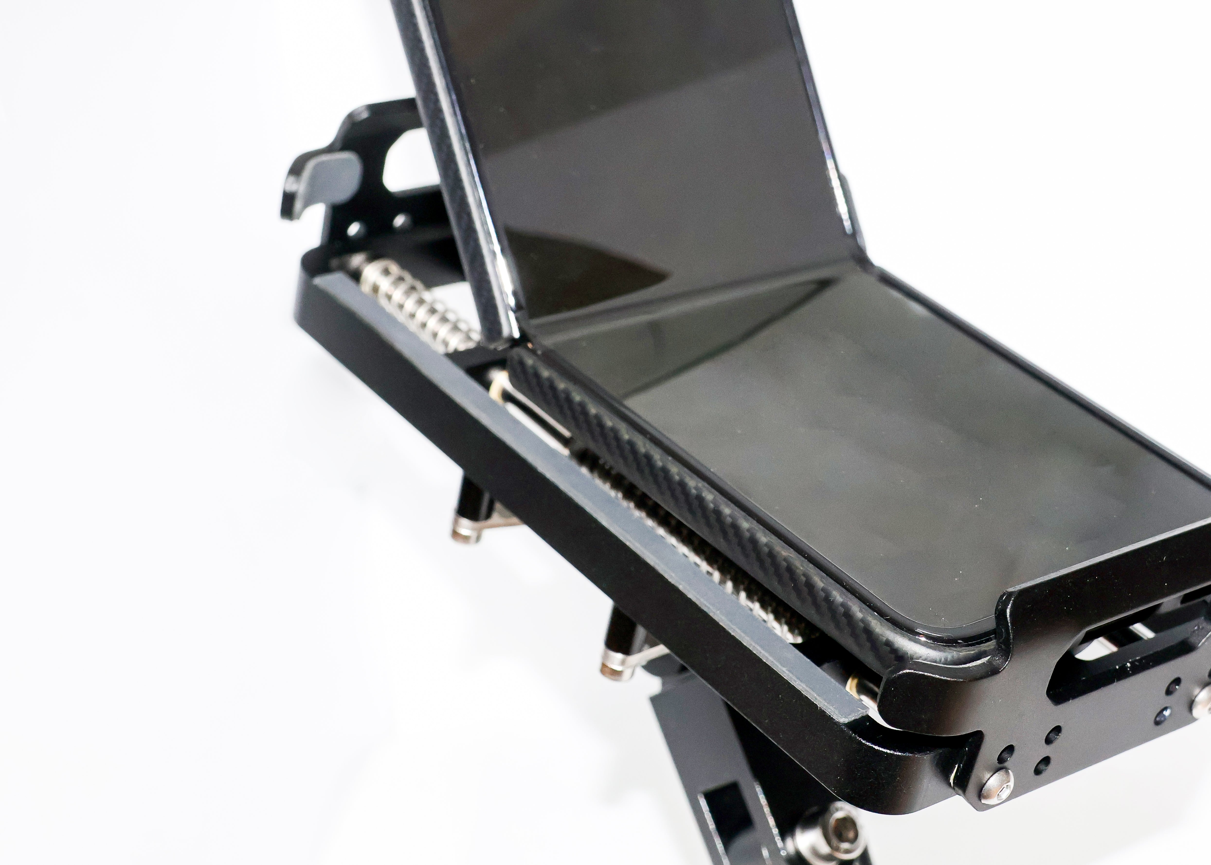 FLIP telefontartó - vezeték nélküli töltőtekerccsel, USB C csatlakozással.